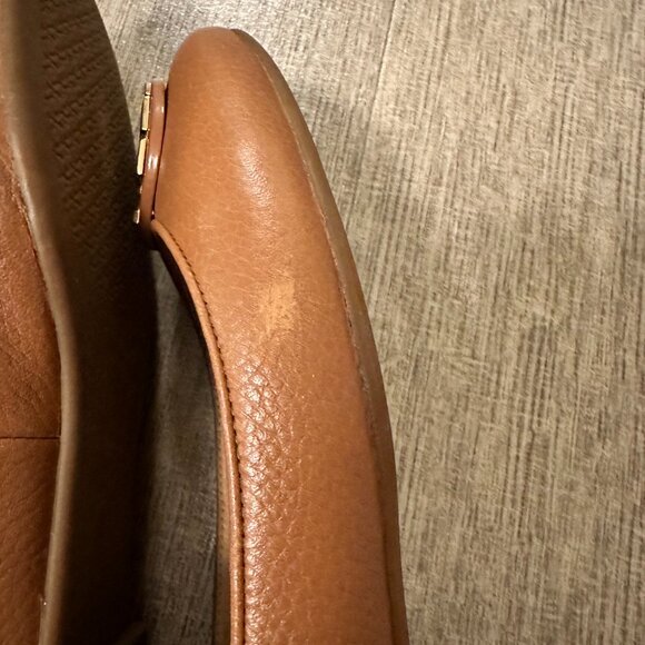 Tory Burch Logo Claire Ballet Flat Tumbled Leather - Picture 5 of 9